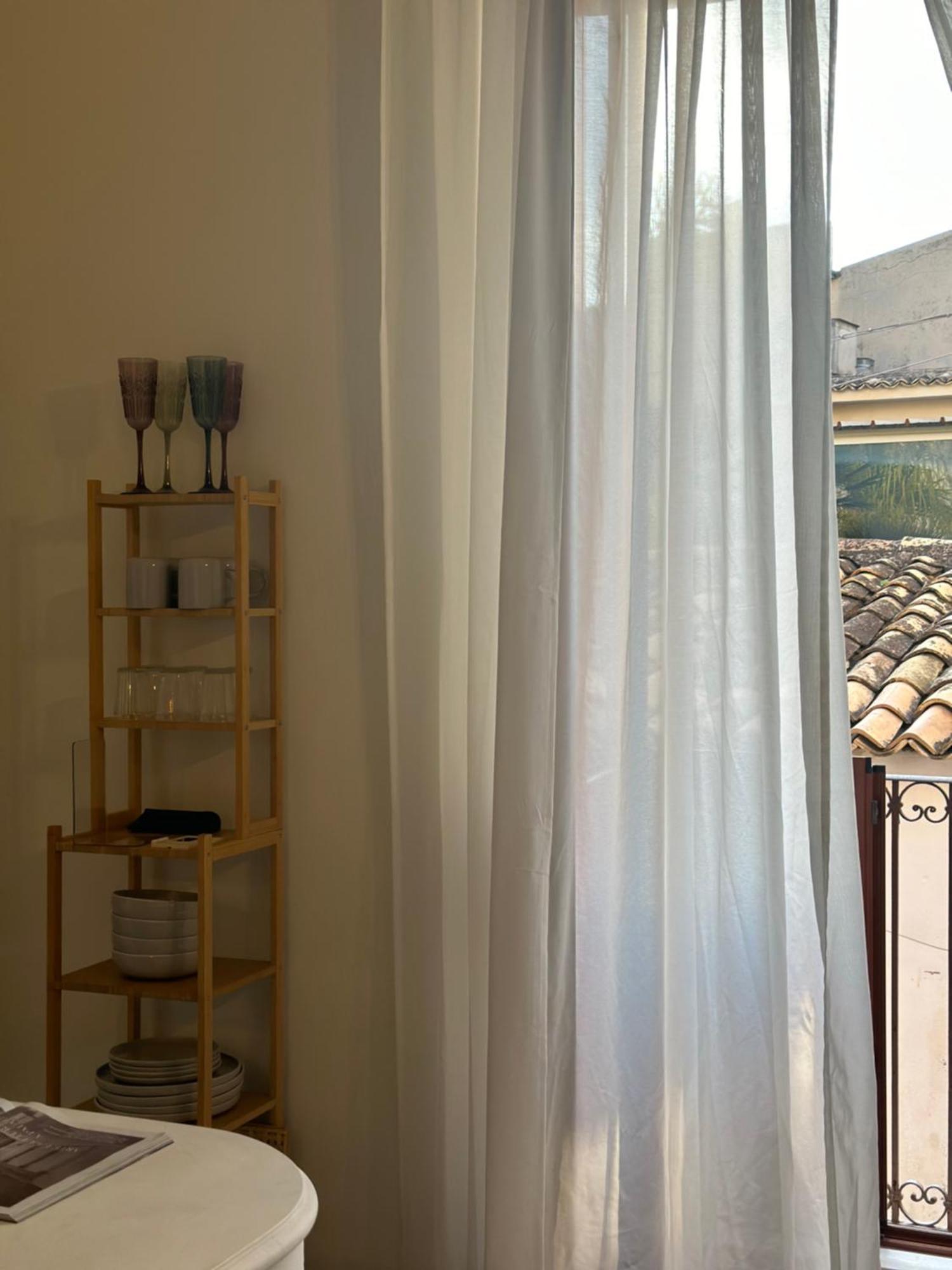 F Home Noto Luaran gambar